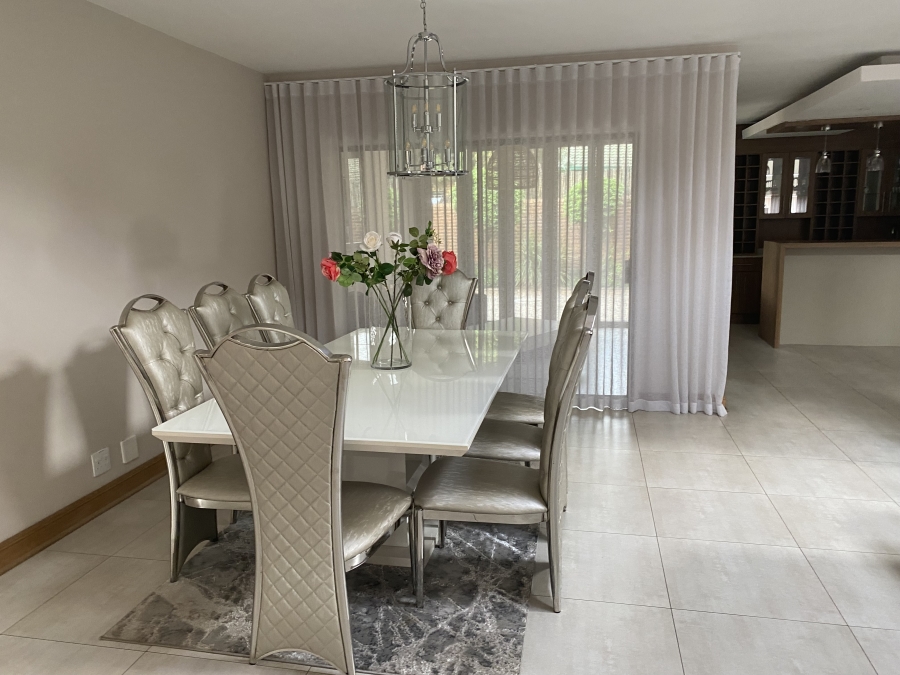 5 Bedroom Property for Sale in Sonneveld Gauteng