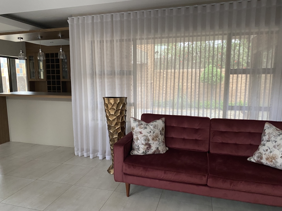 5 Bedroom Property for Sale in Sonneveld Gauteng