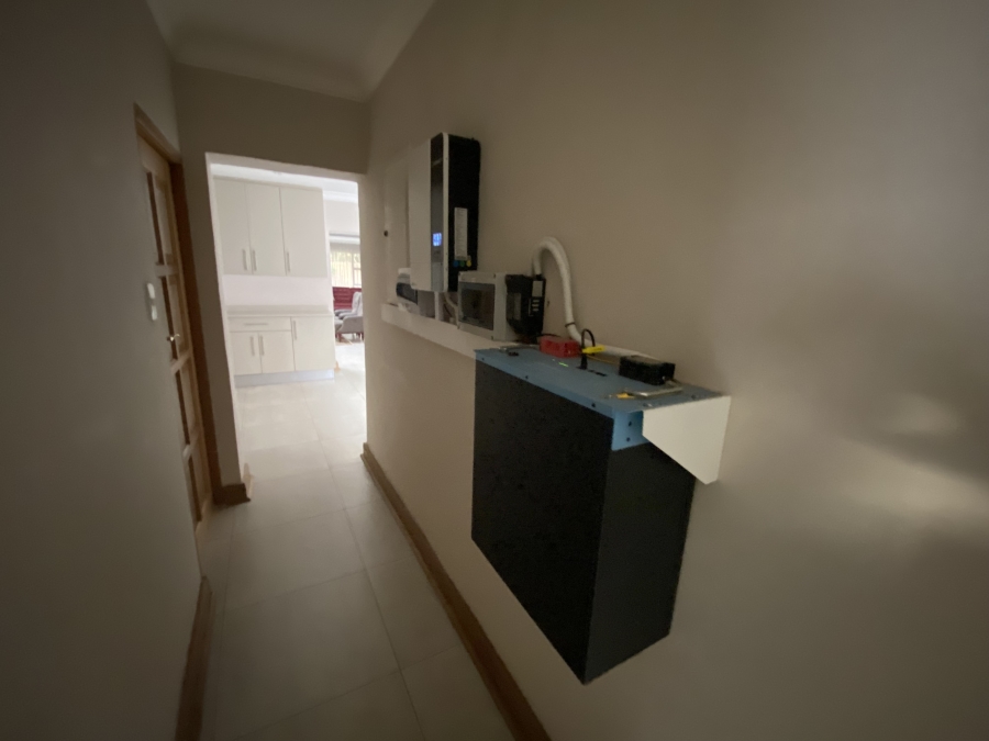 5 Bedroom Property for Sale in Sonneveld Gauteng