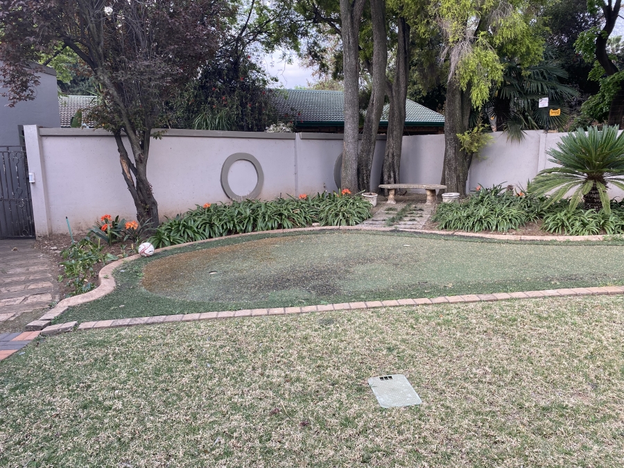 5 Bedroom Property for Sale in Sonneveld Gauteng