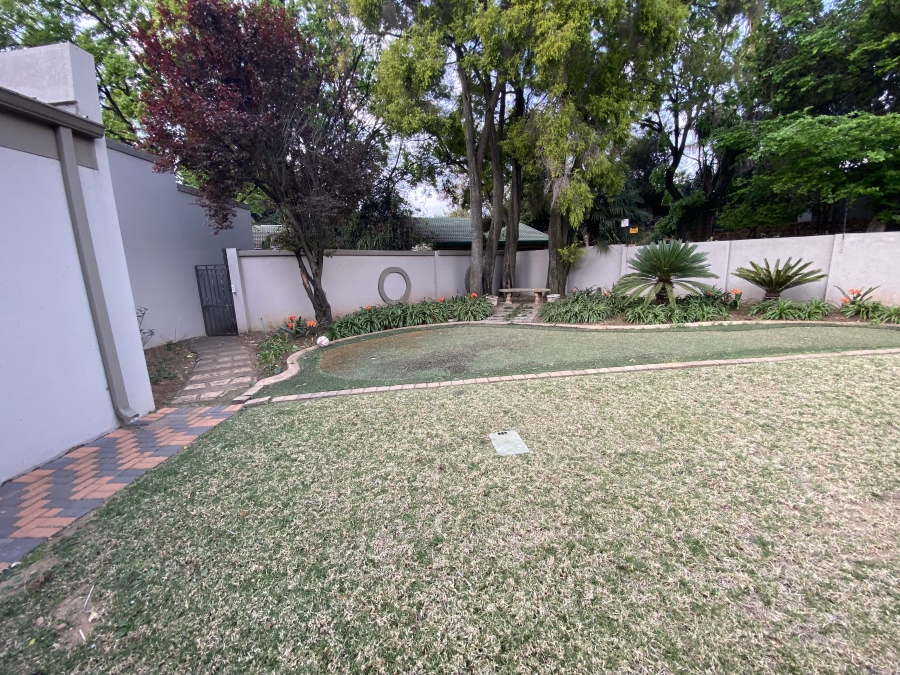 5 Bedroom Property for Sale in Sonneveld Gauteng