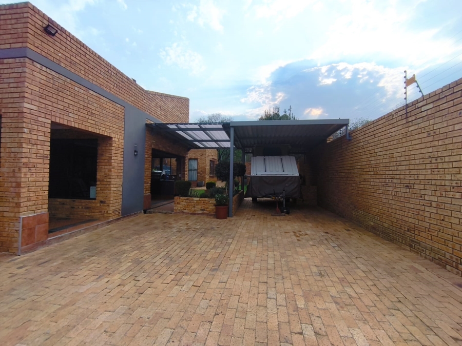 4 Bedroom Property for Sale in Meyersdal Gauteng