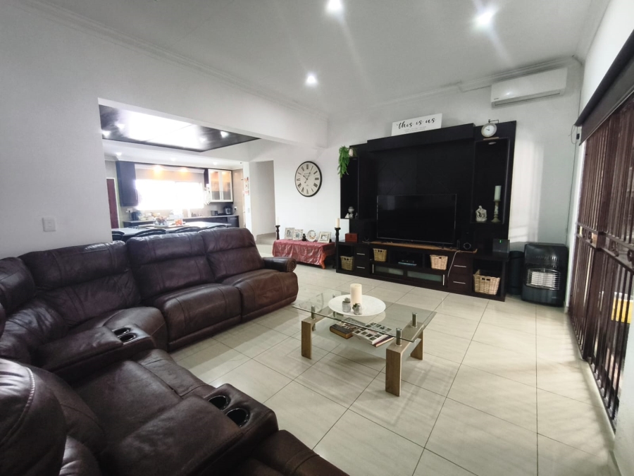 4 Bedroom Property for Sale in Meyersdal Gauteng