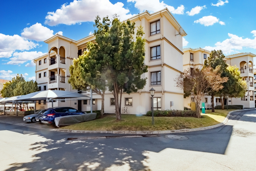 2 Bedroom Property for Sale in Noordwyk Gauteng