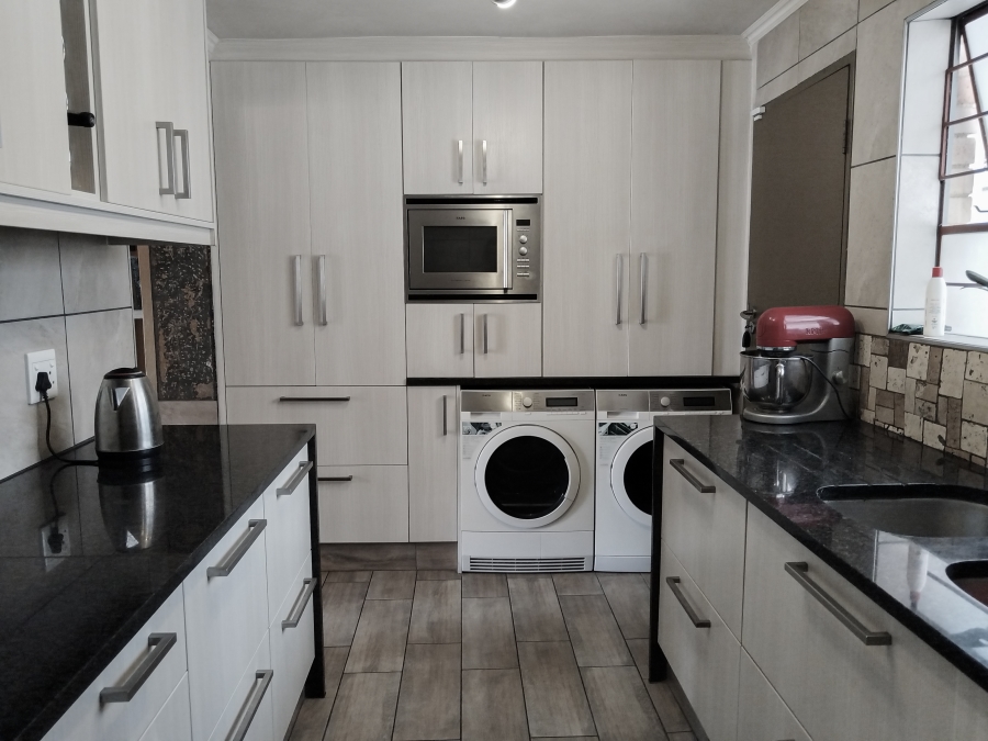 3 Bedroom Property for Sale in Craighall Park Gauteng