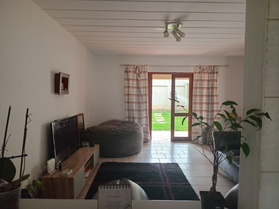 2 Bedroom Property for Sale in Kew Gauteng