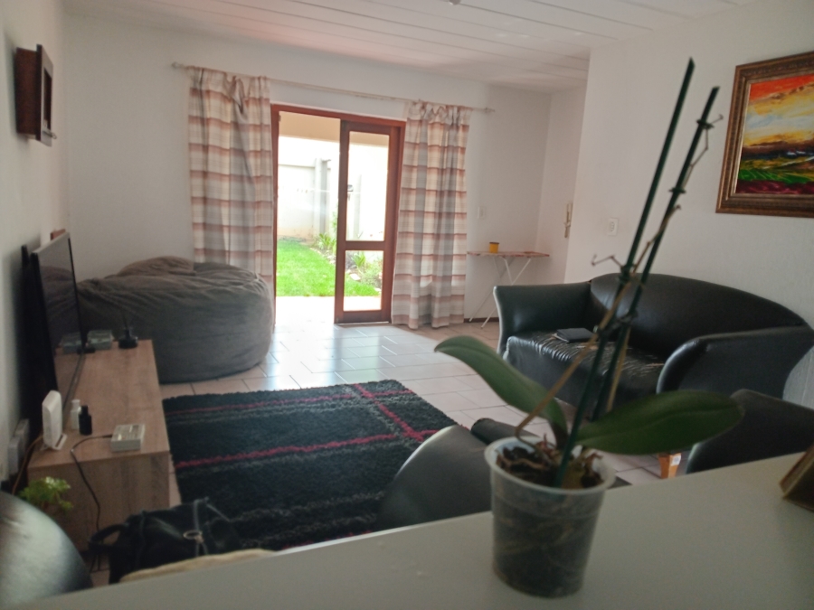 2 Bedroom Property for Sale in Kew Gauteng