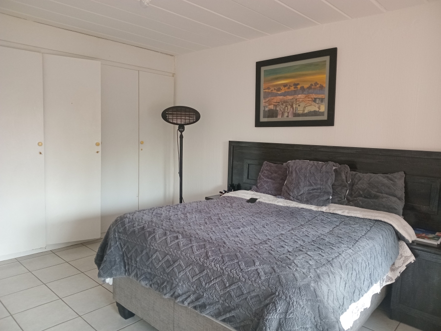 2 Bedroom Property for Sale in Kew Gauteng
