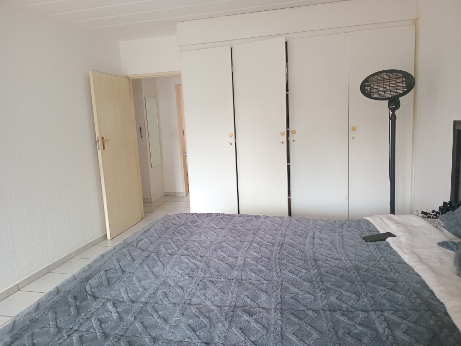 2 Bedroom Property for Sale in Kew Gauteng