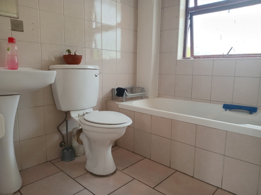 2 Bedroom Property for Sale in Kew Gauteng