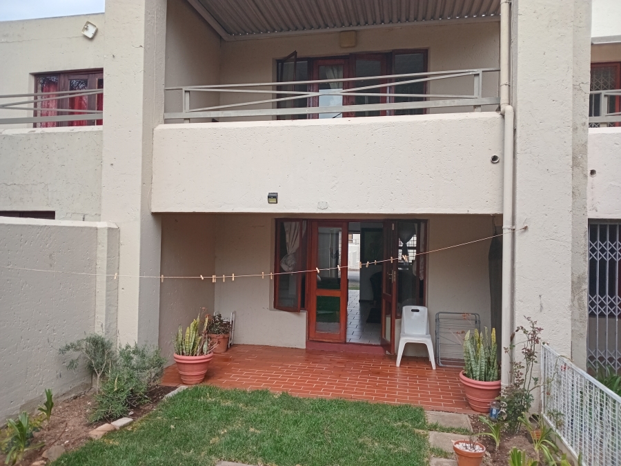 2 Bedroom Property for Sale in Kew Gauteng