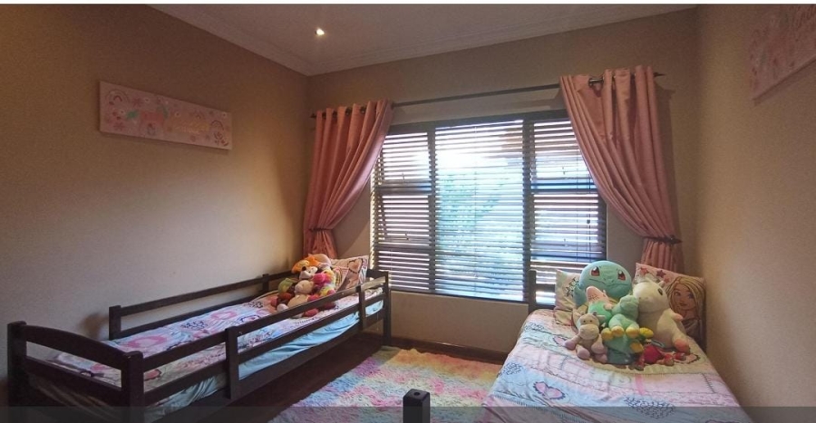 4 Bedroom Property for Sale in Rooihuiskraal North Gauteng