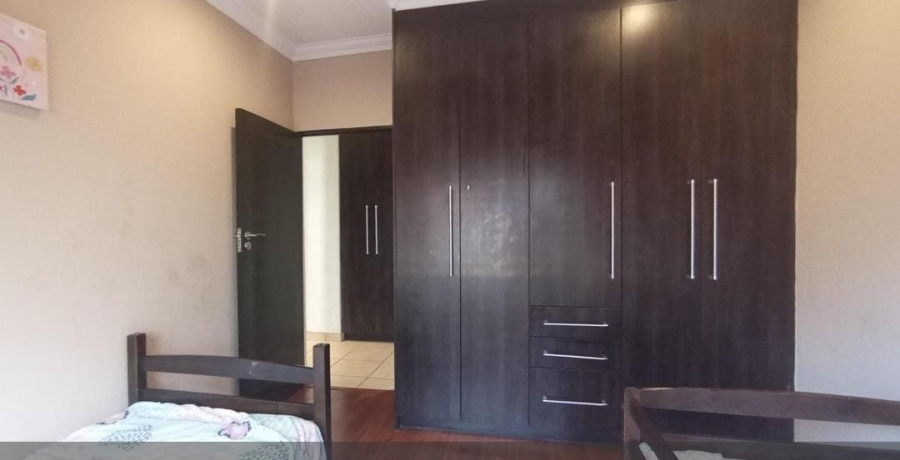 4 Bedroom Property for Sale in Rooihuiskraal North Gauteng