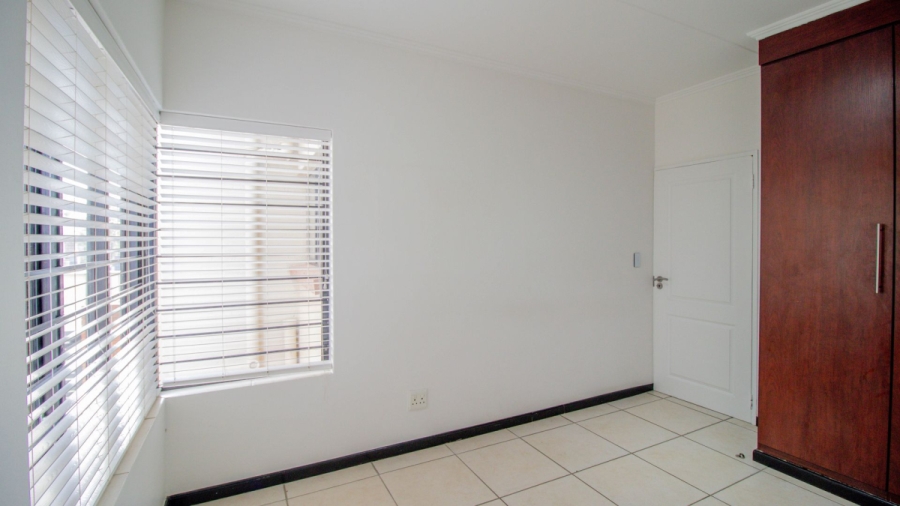 3 Bedroom Property for Sale in Greenstone Hill Gauteng