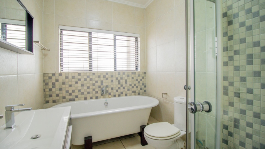 3 Bedroom Property for Sale in Greenstone Hill Gauteng