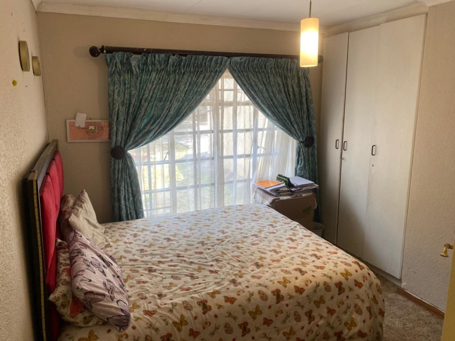 6 Bedroom Property for Sale in Winchester Hills Gauteng