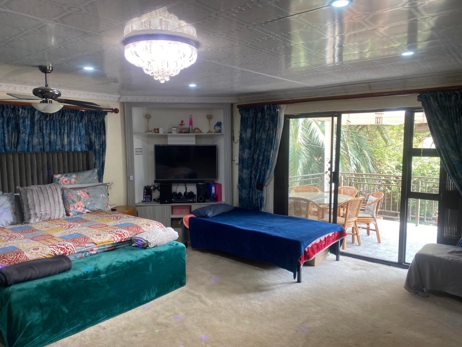 6 Bedroom Property for Sale in Winchester Hills Gauteng