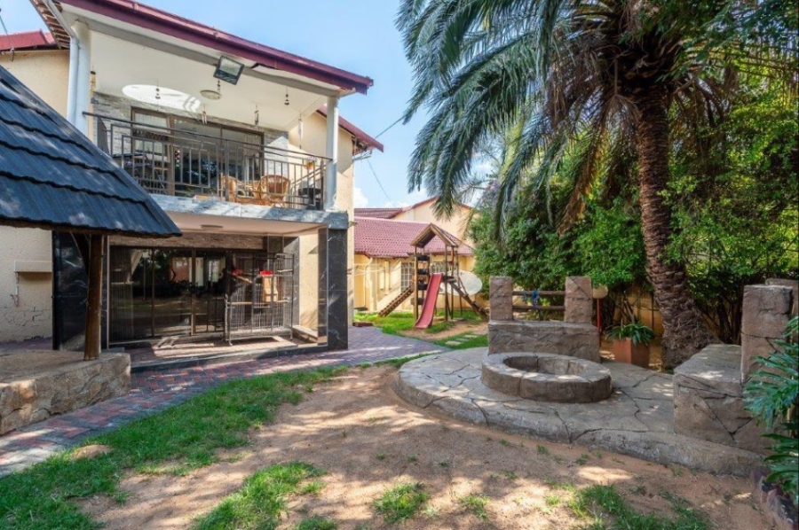 6 Bedroom Property for Sale in Winchester Hills Gauteng