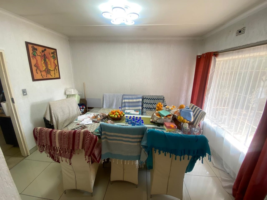 4 Bedroom Property for Sale in Mondeor Gauteng