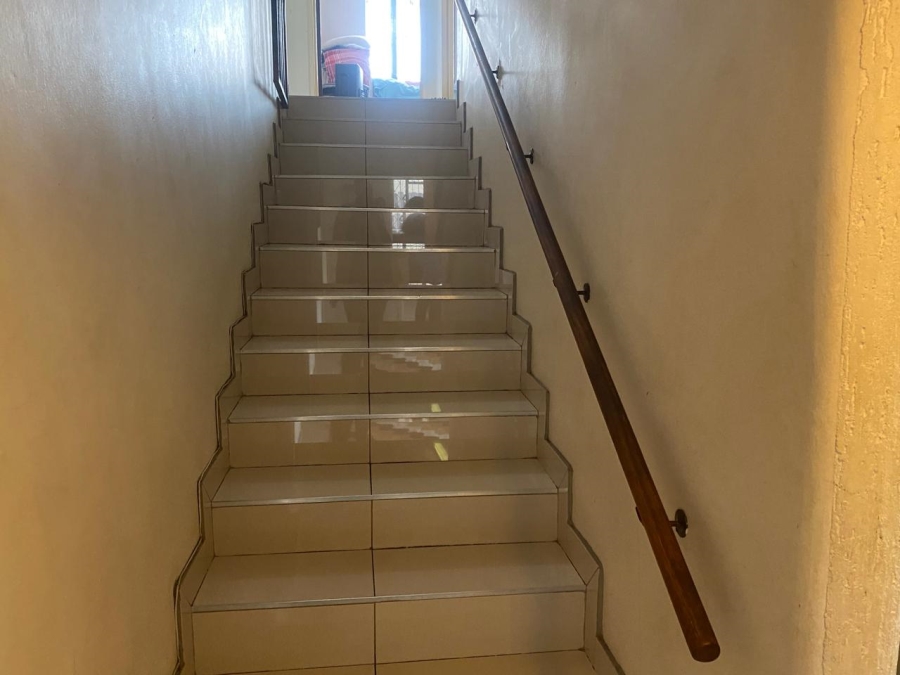 4 Bedroom Property for Sale in Mondeor Gauteng