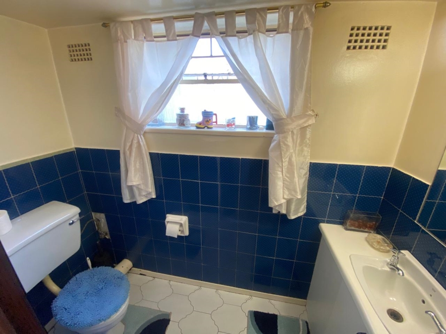4 Bedroom Property for Sale in Mondeor Gauteng
