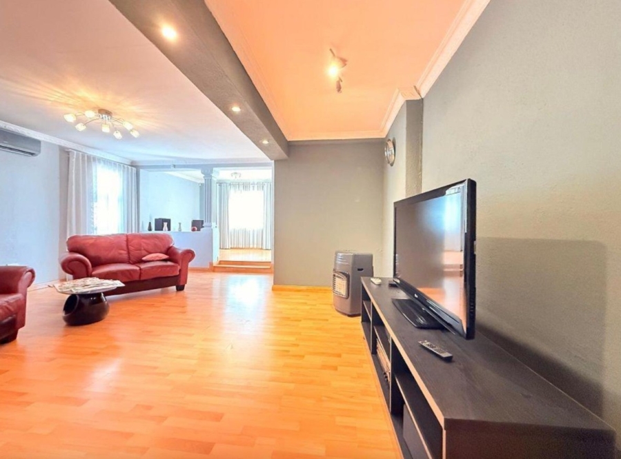 3 Bedroom Property for Sale in Robertsham Gauteng
