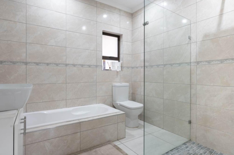 3 Bedroom Property for Sale in Robertsham Gauteng