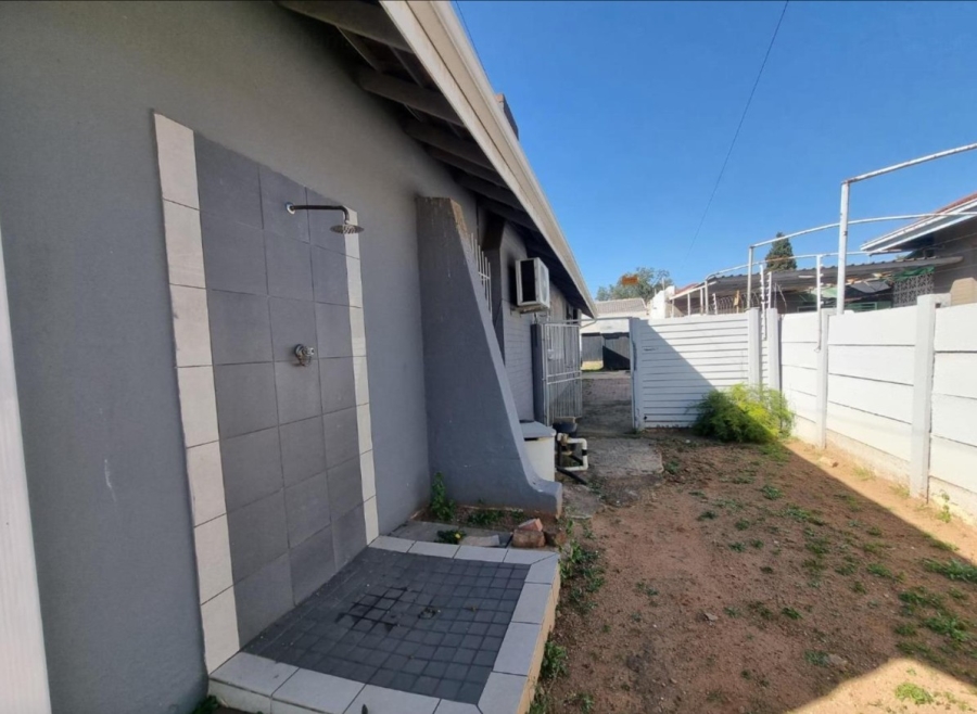 3 Bedroom Property for Sale in Robertsham Gauteng
