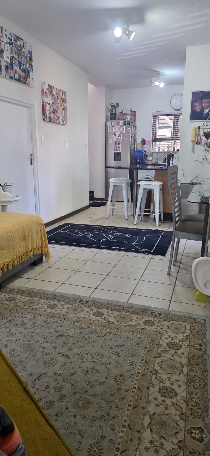 To Let 2 Bedroom Property for Rent in Broadacres Gauteng