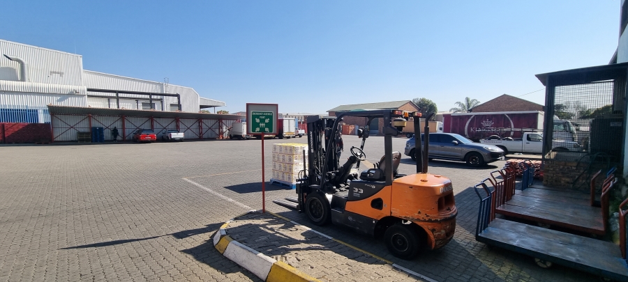 To Let commercial Property for Rent in Randjespark Gauteng