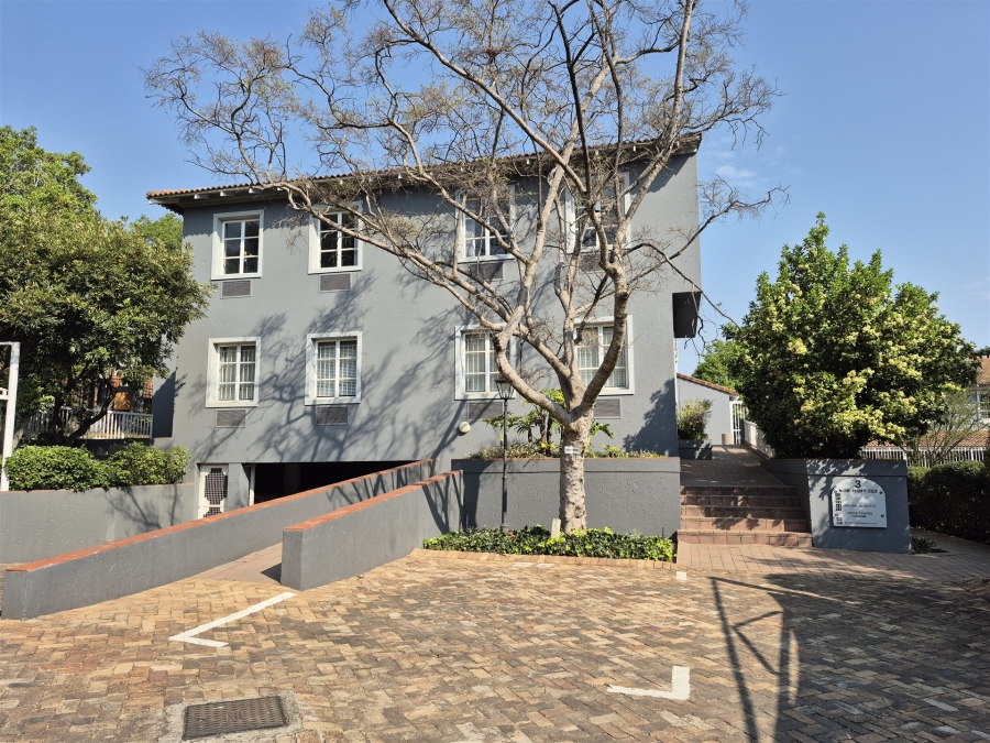 To Let commercial Property for Rent in Hyde Park Gauteng