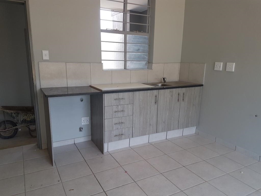 To Let 1 Bedroom Property for Rent in Southdale Gauteng