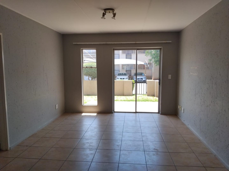To Let 1 Bedroom Property for Rent in Klippoortje Gauteng