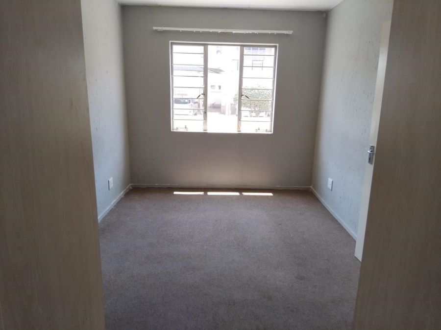 To Let 1 Bedroom Property for Rent in Klippoortje Gauteng