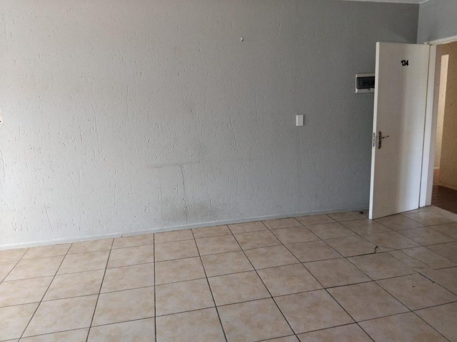 To Let 1 Bedroom Property for Rent in Klippoortje Gauteng