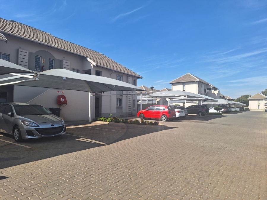 To Let 1 Bedroom Property for Rent in Klippoortje Gauteng