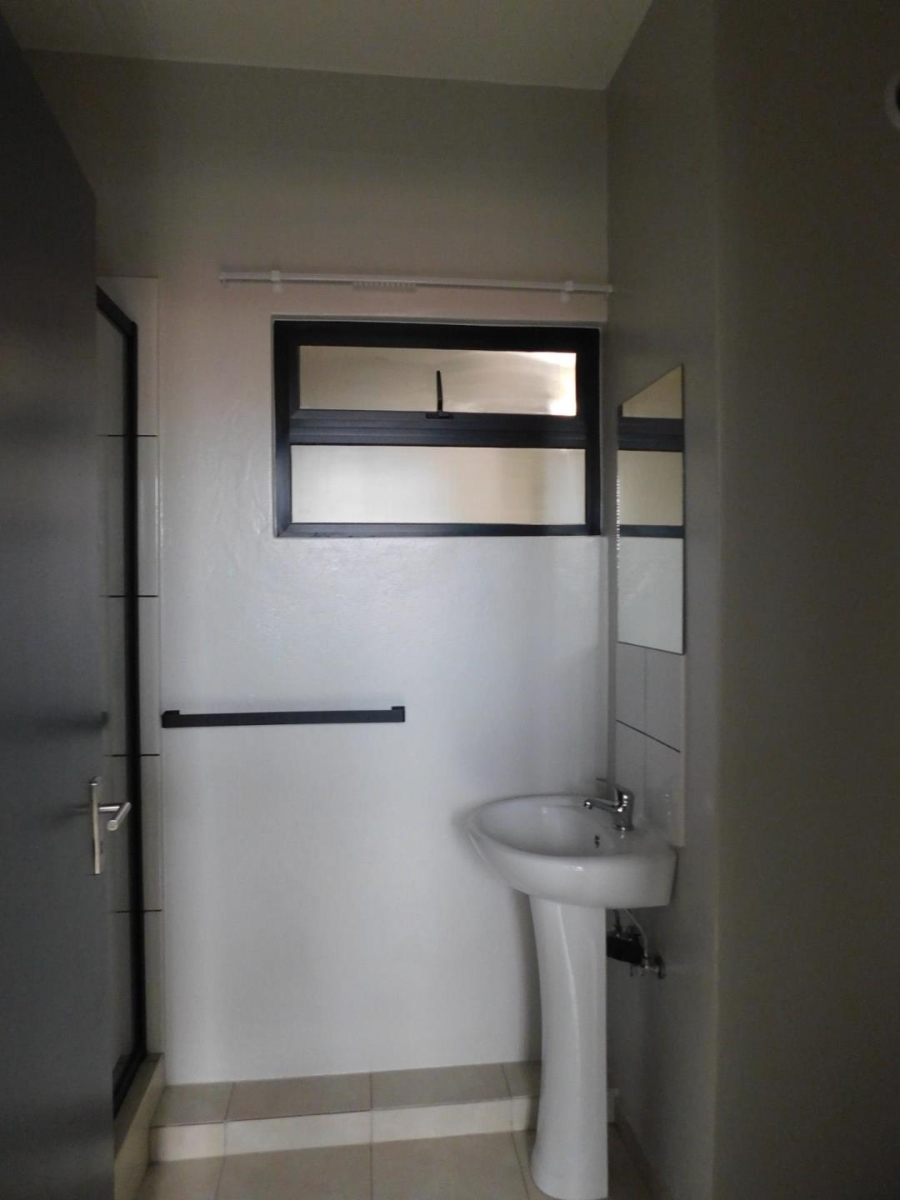 To Let 2 Bedroom Property for Rent in Johannesburg Central Gauteng