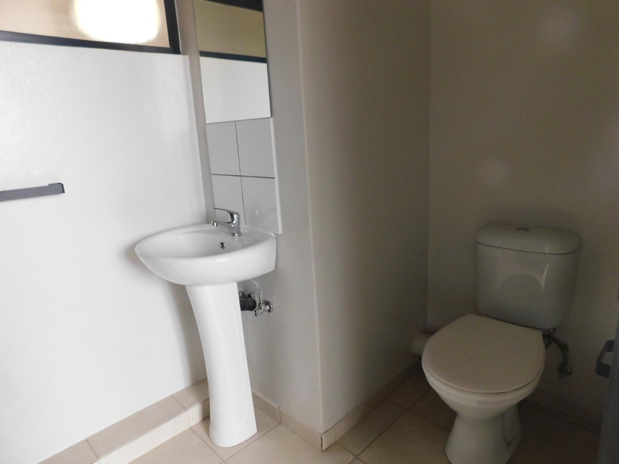 To Let 2 Bedroom Property for Rent in Johannesburg Central Gauteng