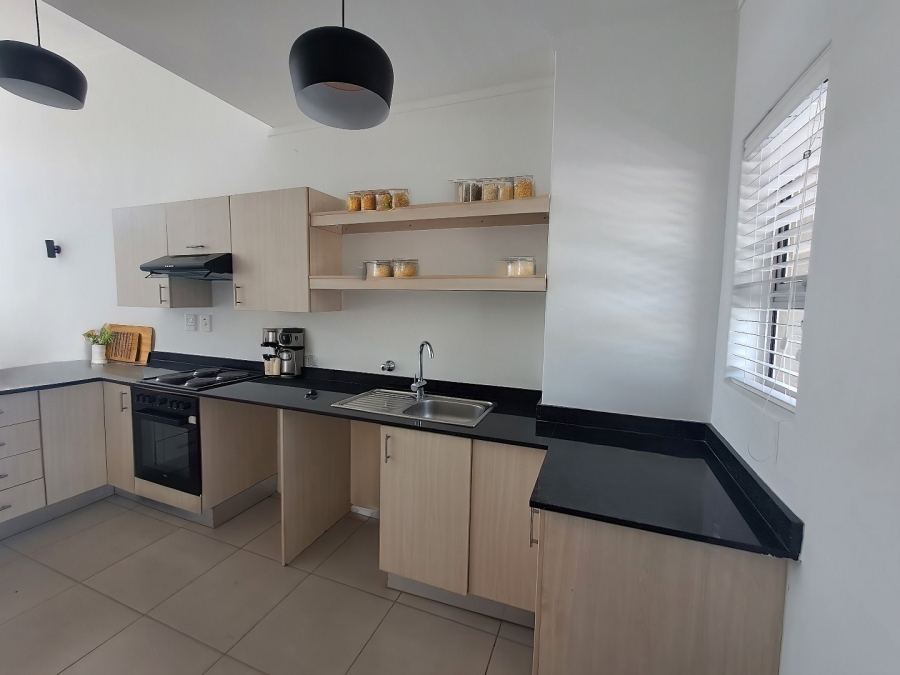 To Let 2 Bedroom Property for Rent in Hurlingham Gauteng