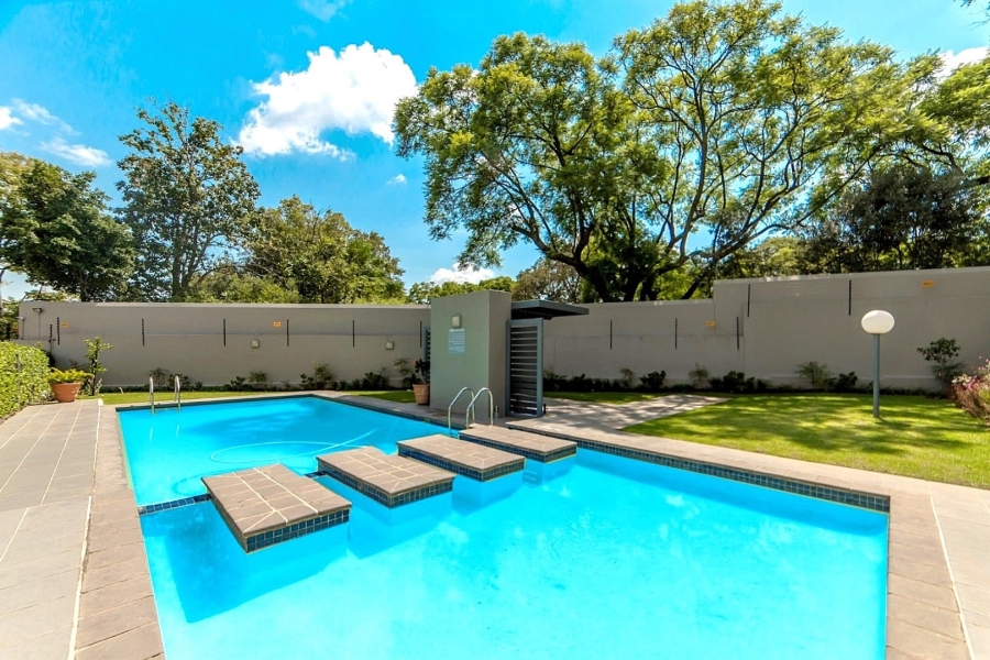 To Let 2 Bedroom Property for Rent in Hurlingham Gauteng