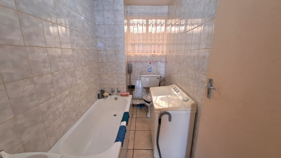 1 Bedroom Property for Sale in Vereeniging Gauteng