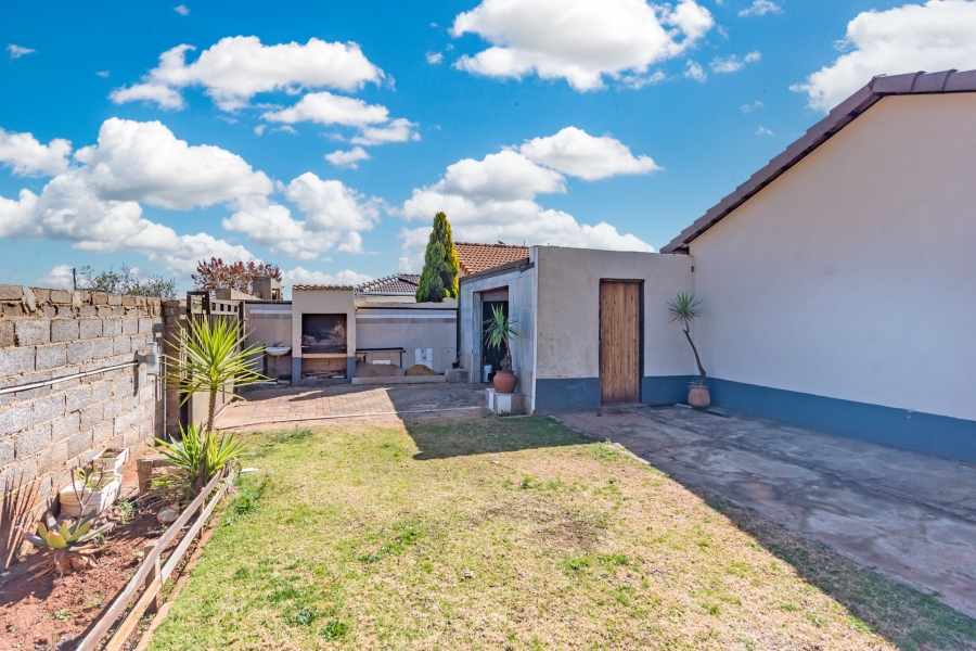 3 Bedroom Property for Sale in Protea Glen Gauteng