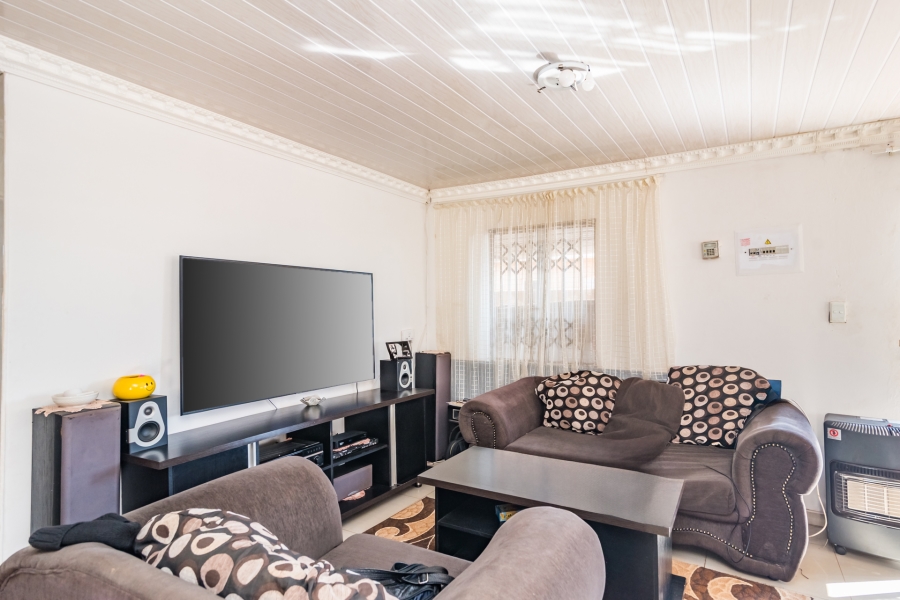 3 Bedroom Property for Sale in Protea Glen Gauteng
