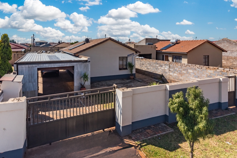 3 Bedroom Property for Sale in Protea Glen Gauteng