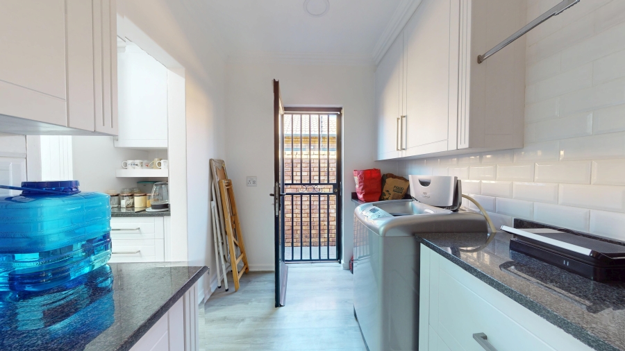 4 Bedroom Property for Sale in Dayanglen Gauteng