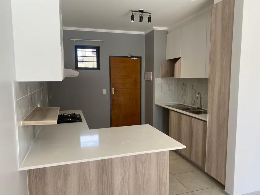 To Let 2 Bedroom Property for Rent in Barbeque Downs Gauteng