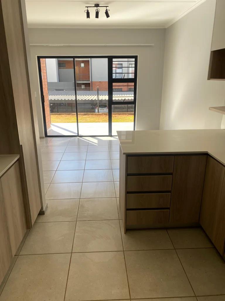 To Let 2 Bedroom Property for Rent in Barbeque Downs Gauteng