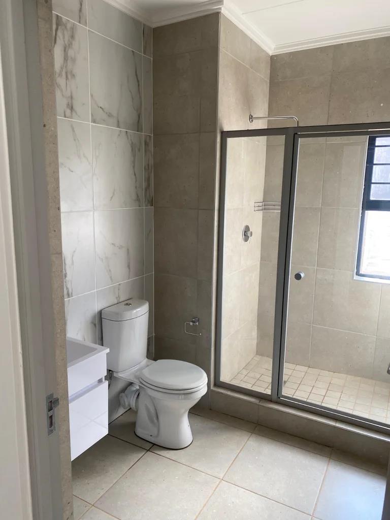 To Let 2 Bedroom Property for Rent in Barbeque Downs Gauteng