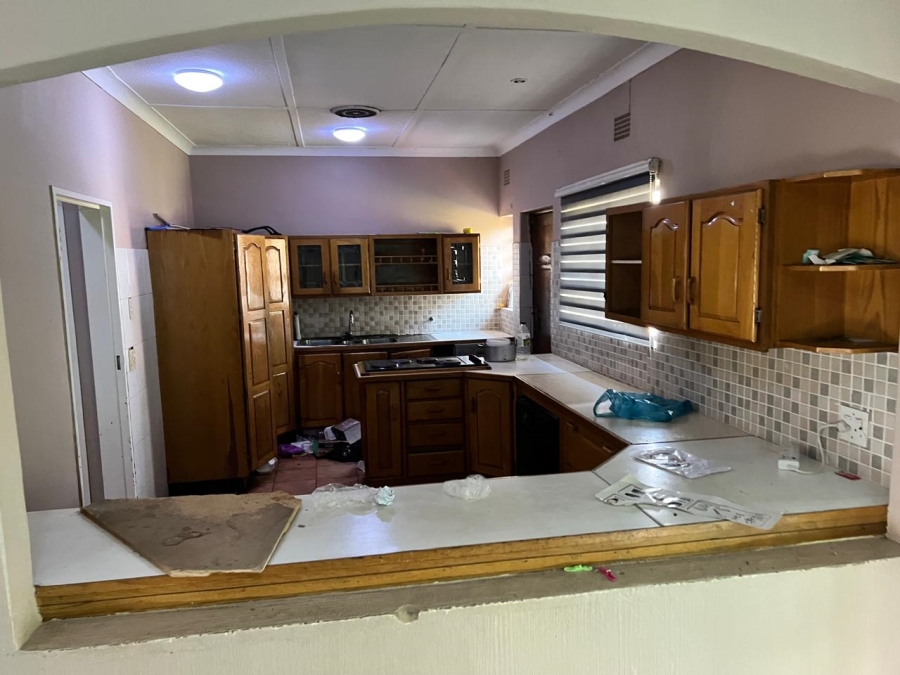 To Let 4 Bedroom Property for Rent in Rembrandt Park Gauteng