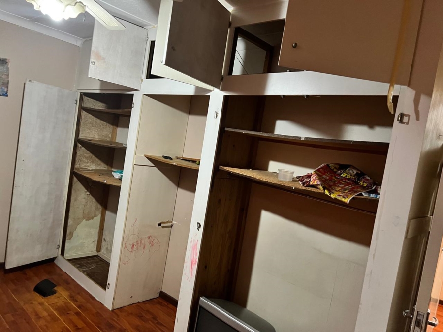 To Let 4 Bedroom Property for Rent in Rembrandt Park Gauteng
